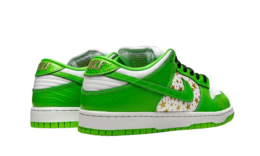 Nike - Nike SB Dunk Low Supreme Stars Mean Green