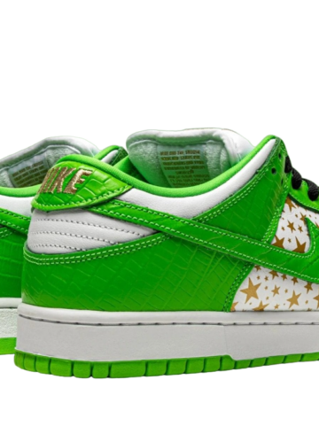 Nike - Nike SB Dunk Low Supreme Stars Mean Green